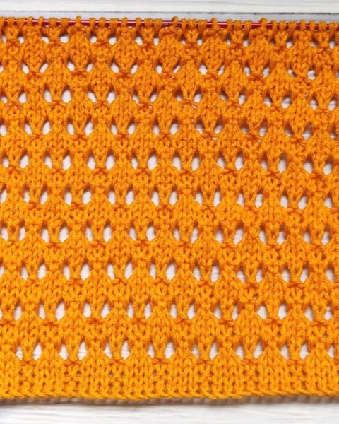 Point de Damier Ajouré au Tricot