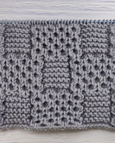 Point Cloqué de Damier au Tricot