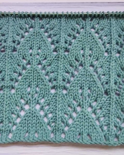 Point de Feuilles Ajourées au Tricot