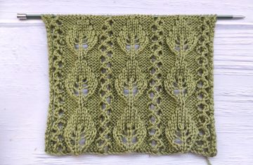 Point Ajouré à Feuilles au tricot