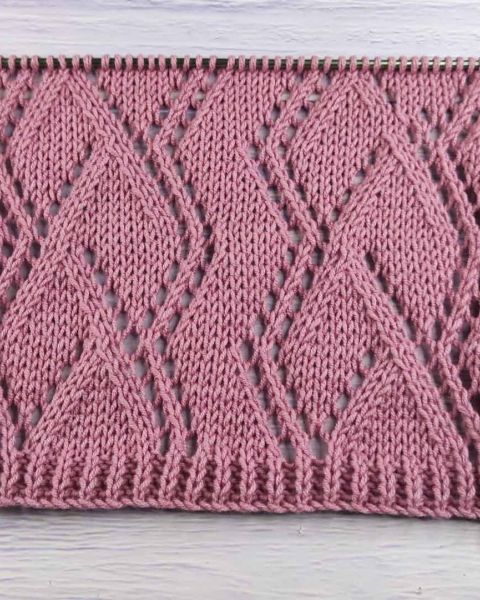 Point Géométrique Ajouré au Tricot