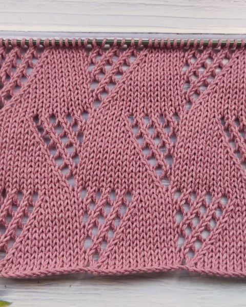 Point Triangles Ajourés au Tricot
