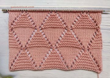 Point de Triangles en Relief au Tricot