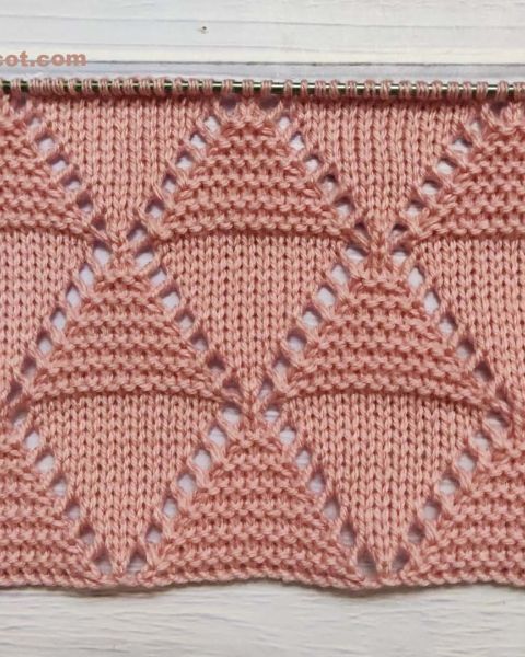 Point de Triangles en Relief au Tricot