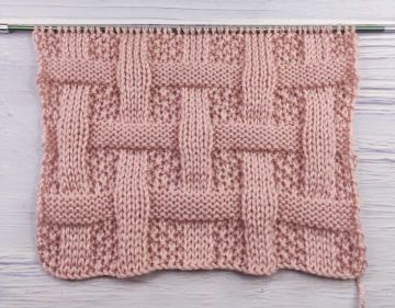 Point Carré en Relief au Tricot