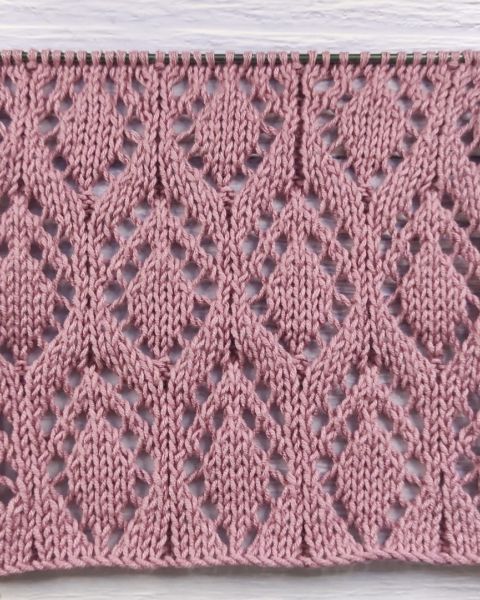 Point à Losanges Ajourés au Tricot