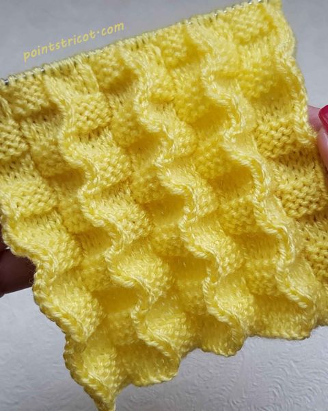 Point en Relief Accordéon au Tricot
