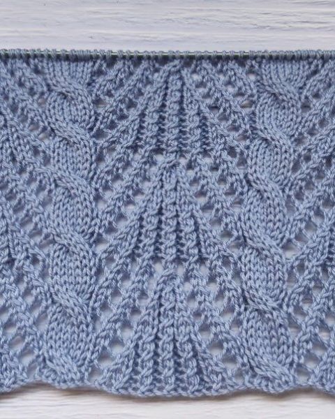 Point Ajouré avec Torsades au Tricot