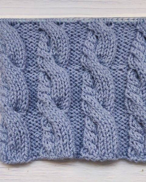 Torsades arquées au tricot