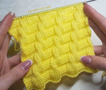 Au tricot de fausse torsade pour les débutantes