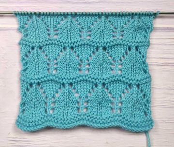 Point Ajouré à Vagues au Tricot